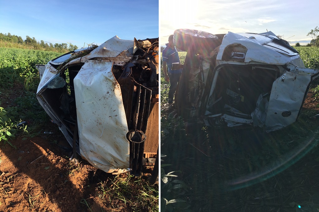 Veículo ficou tombado após capotagem - Foto: Divulgação